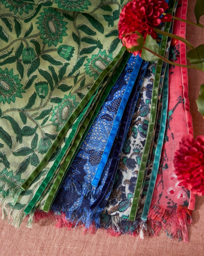 PATTERNED SCARVES