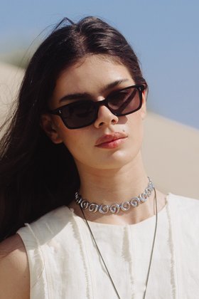 IOLLA X CLÒIMH 001 in black with classic grey lenses