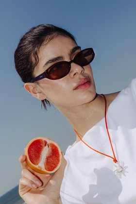 IOLLA X CLÒIMH 002 in Merlot with classic brown lenses