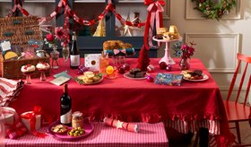 Bloom & Wild Christmas Table