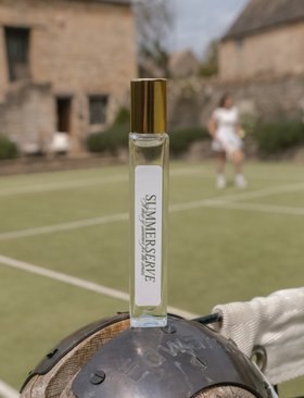 Summerserve Pulse Point Fragrance Placed on Tennis Court Net