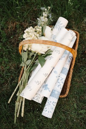 Dainty Floral Pattern - Wallpaper