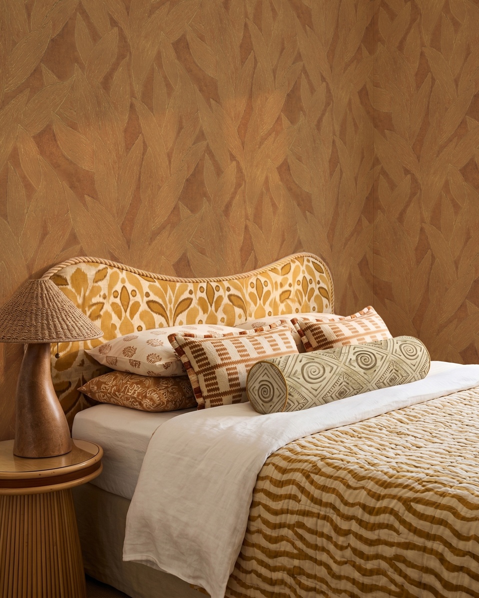 Artisan Painted Leaf Caramel - Wallpaper