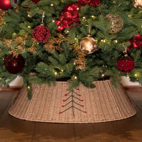 Christmas Tree Skirt with Tree Pattern