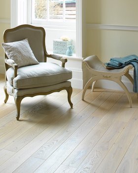 Broadleaf Bleached Oak Plank Flooring