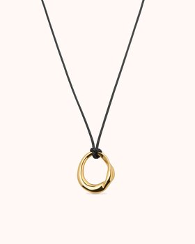 Chunky Circle Pendant Cord Necklace in Gold