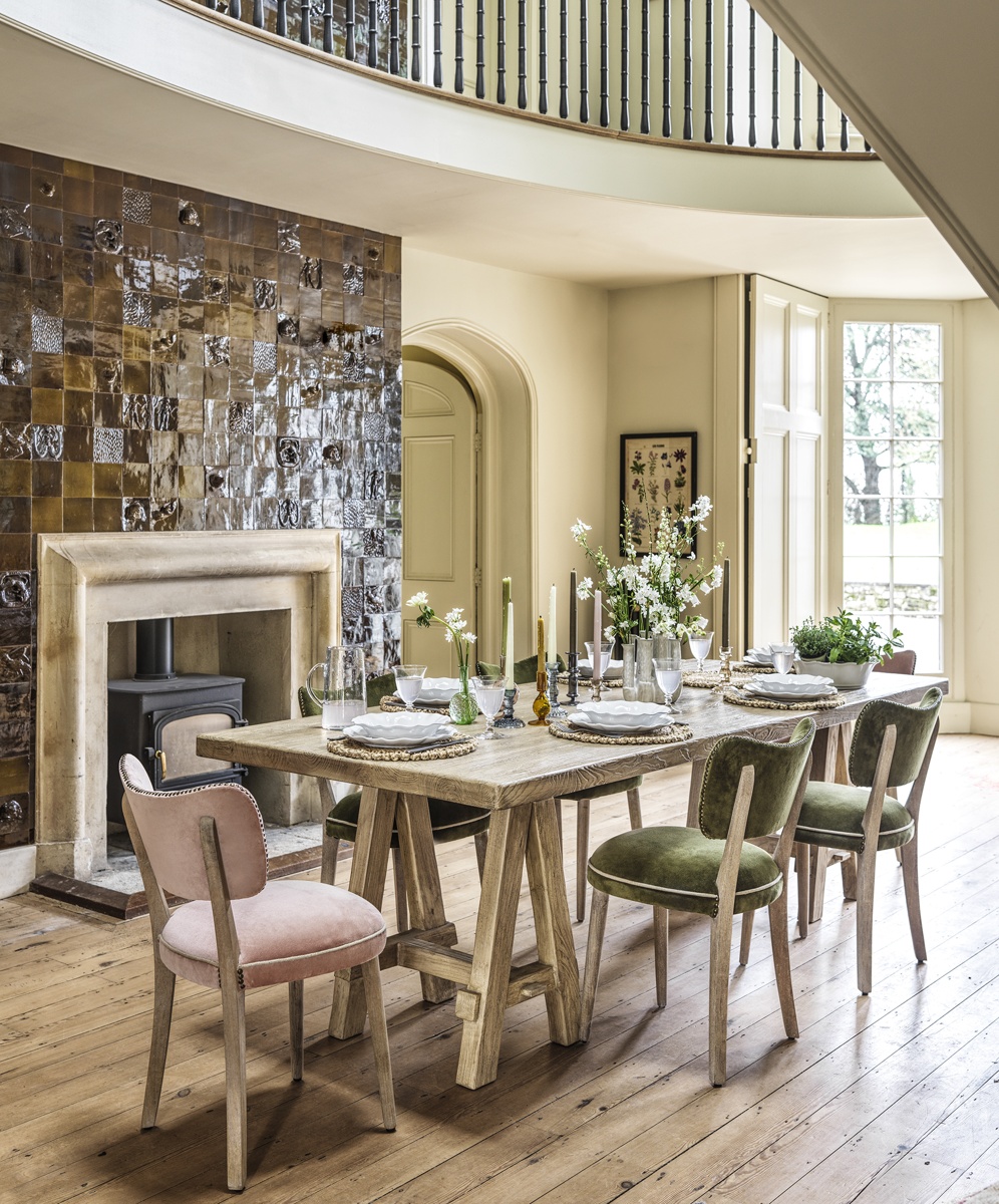 Leiling Dining Table