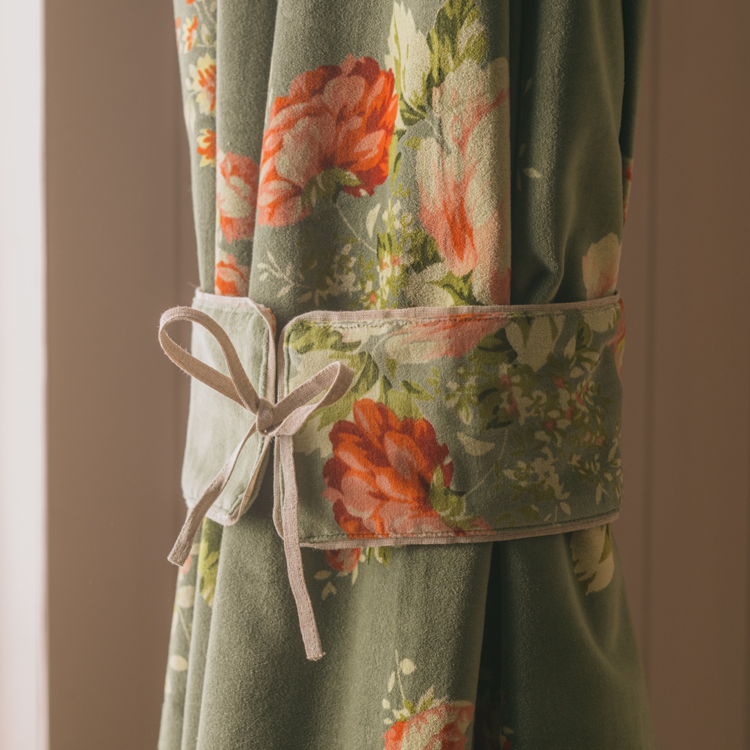 Set of Two Bouquet Velvet Curtain Tie Backs
