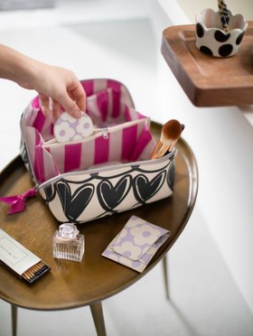 Mono Looped Hearts Flat Lay Wash Bag