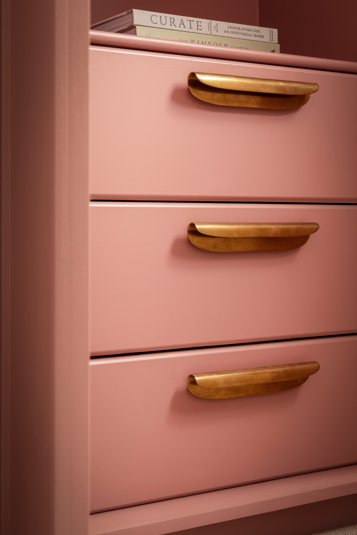 Hendel & Hendel Scroll Pull Handle 192mm - Burnished Brass