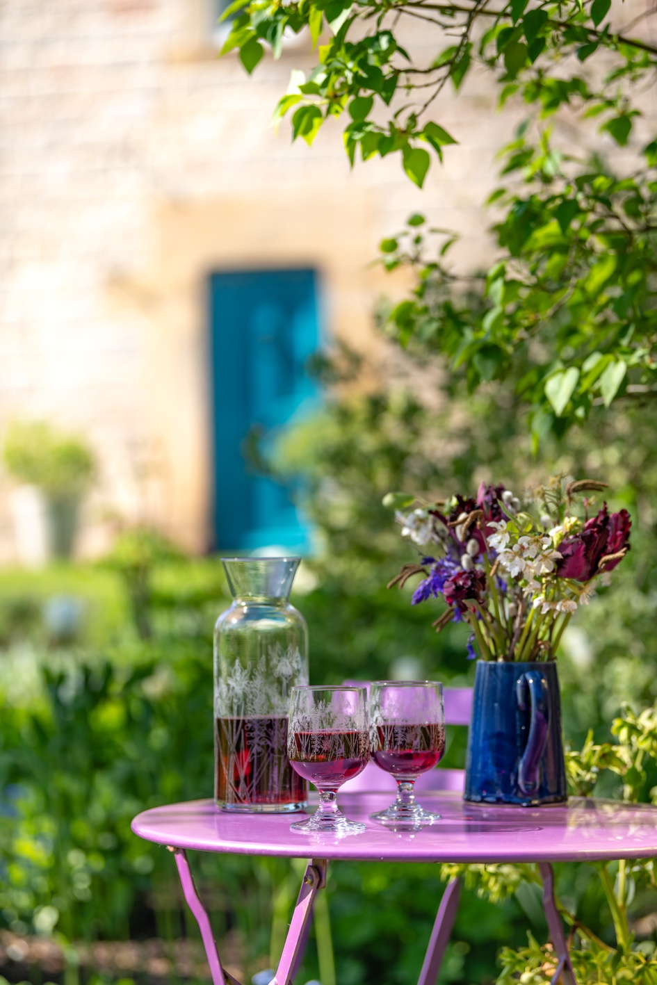 Floral Carafe & Bistro Glass Set / Emma Britton Decorative Glass Designer