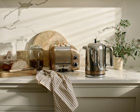Dualit 2 Slot Classic Toaster and Classic Kettle in Copper