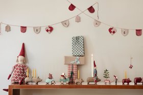 Maileg – Weihnachtsgirlande mit Stoffornamenten, Stimmungsbild