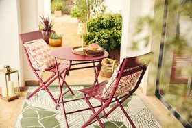 Outdoor Oasis Red Bistro Set
