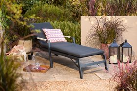 Outdoor Oasis Boston Lounger