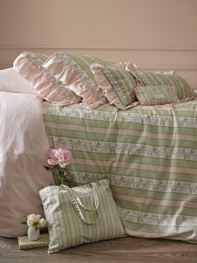 French_Bedroom_ Regency Rose Bed Linen Set_£95