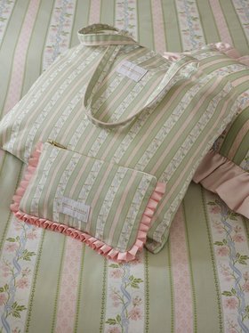 French Bedroom_Regency Rose Tote Bag_£32