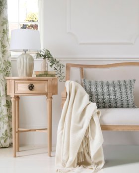 French_Bedroom_Cashmere Throw in Pearl_£165