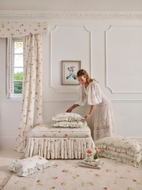 French Bedroom_Nostalgic Rose Ruffle Love Seat_£895