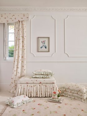 French Bedroom_Nostalgic Rose Ruffle Love Seat_£895
