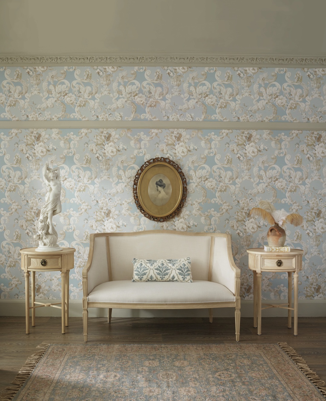 French Bedroom_Gustavian Sofa_£1,195