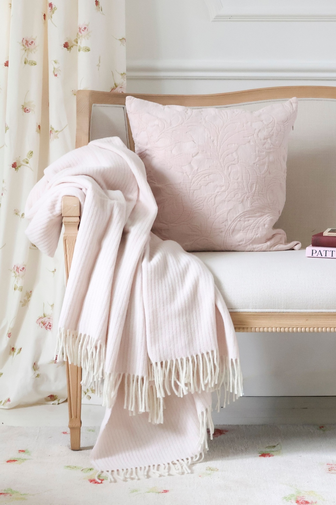 French_Bedroom_Cashmere Throw in Petal Pink_£165