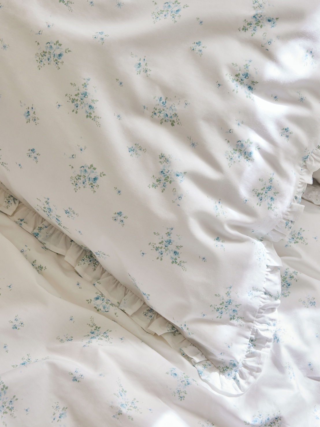 French Bedroom_Rosebelle Bed Linen Set in Bluebell, by Rachel Ashwell_£70