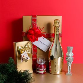 CHRISTMAS GOLD BOTTEGA PROSECCO, YANKEE CANDLE AND CHOCOLATES HAMPER