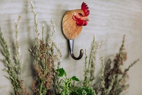 Wildlife Garden Wall Hook – Hen - hand-carved