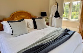 Lisbon Cotton Herringbone Blankets and Throws - Navy Blue & Topaz