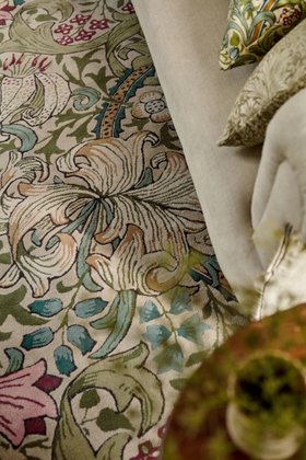 Teppich Morris & Co. Golden Lily Green Red 130107