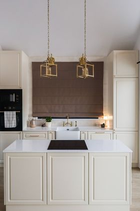 Roman blind mocha mousse