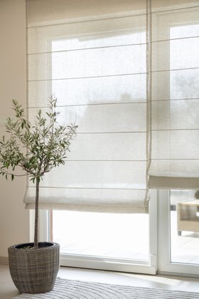 Raffrollos aus Leinen