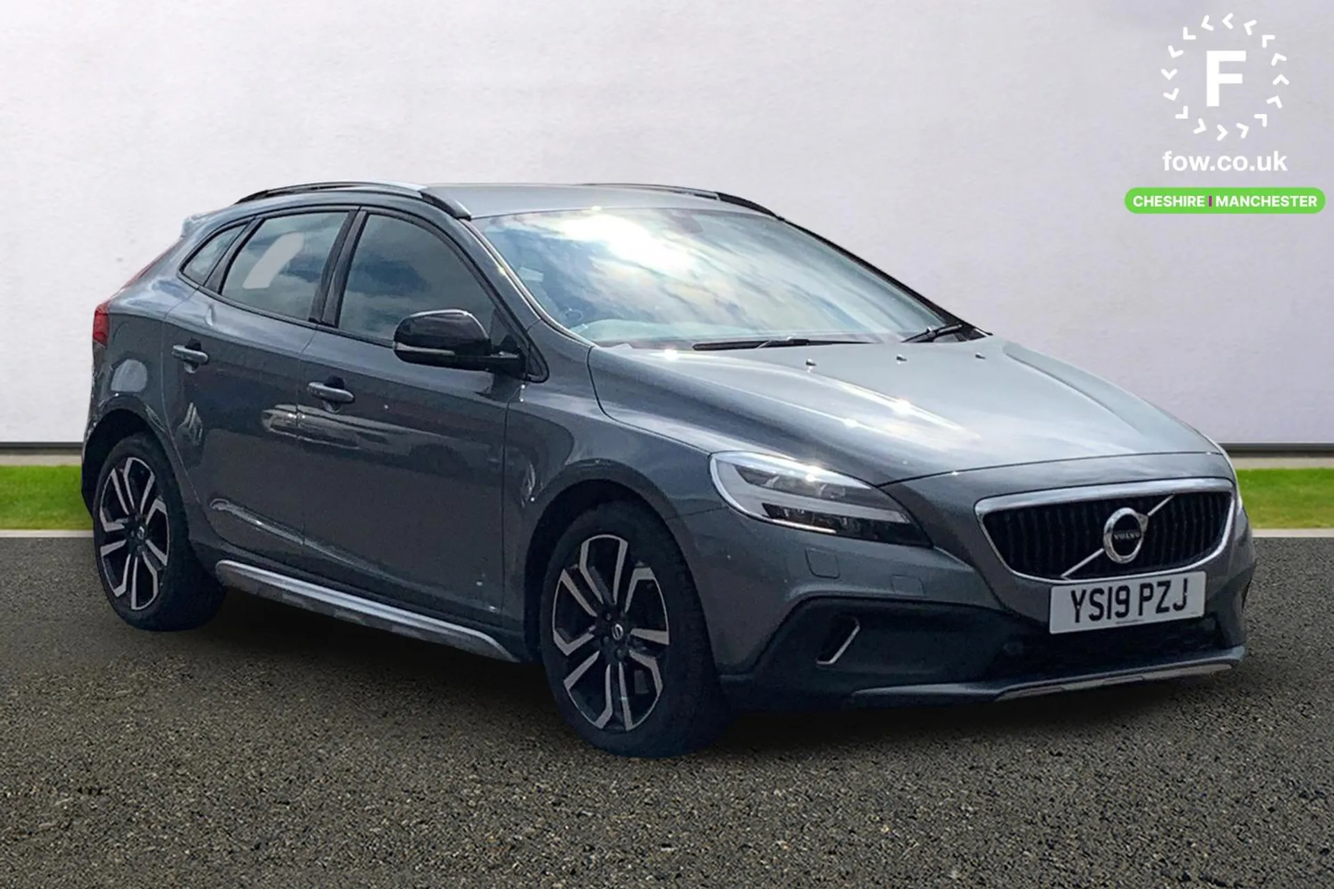 2019 VOLVO V40 for sale