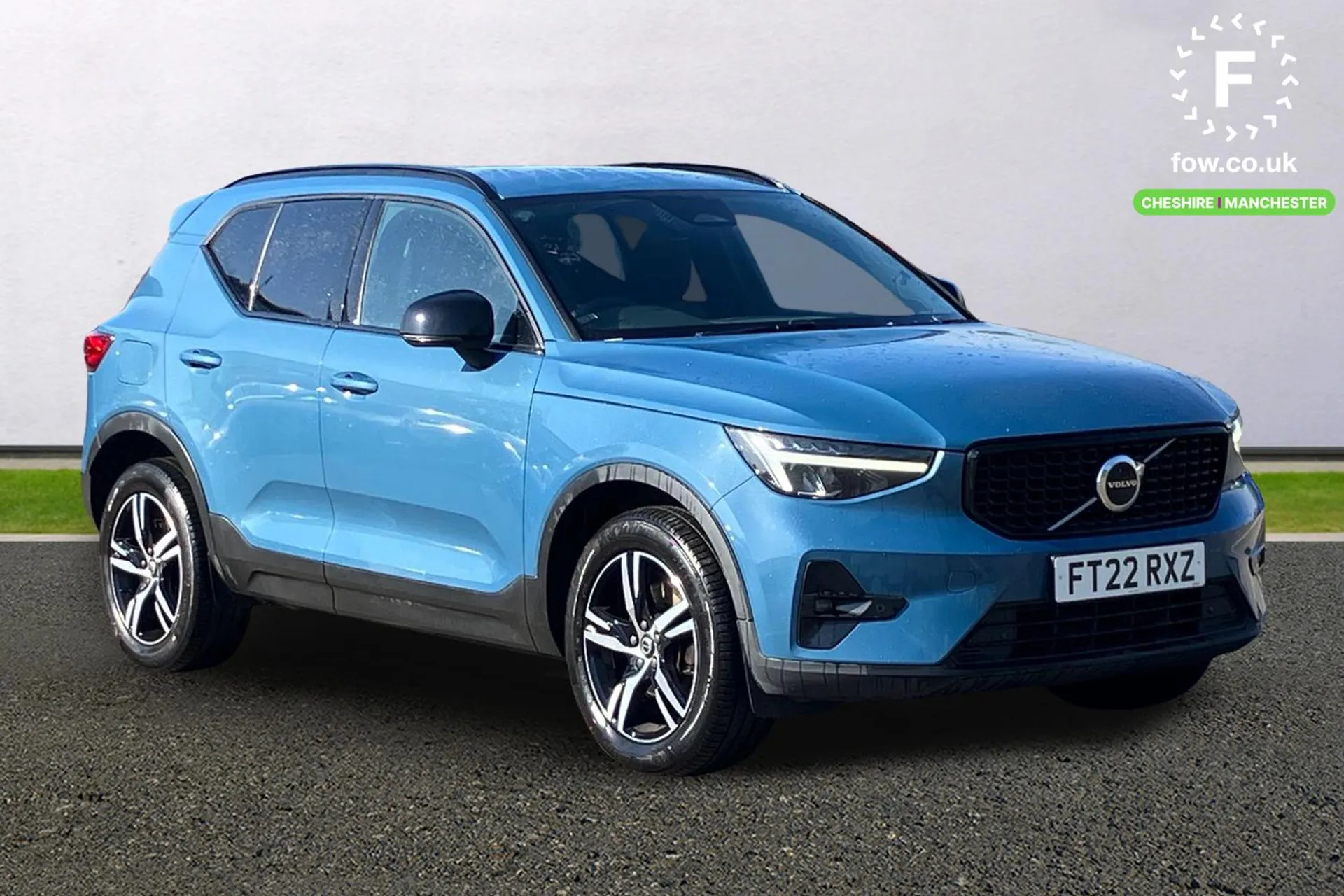 2022 VOLVO XC40 for sale