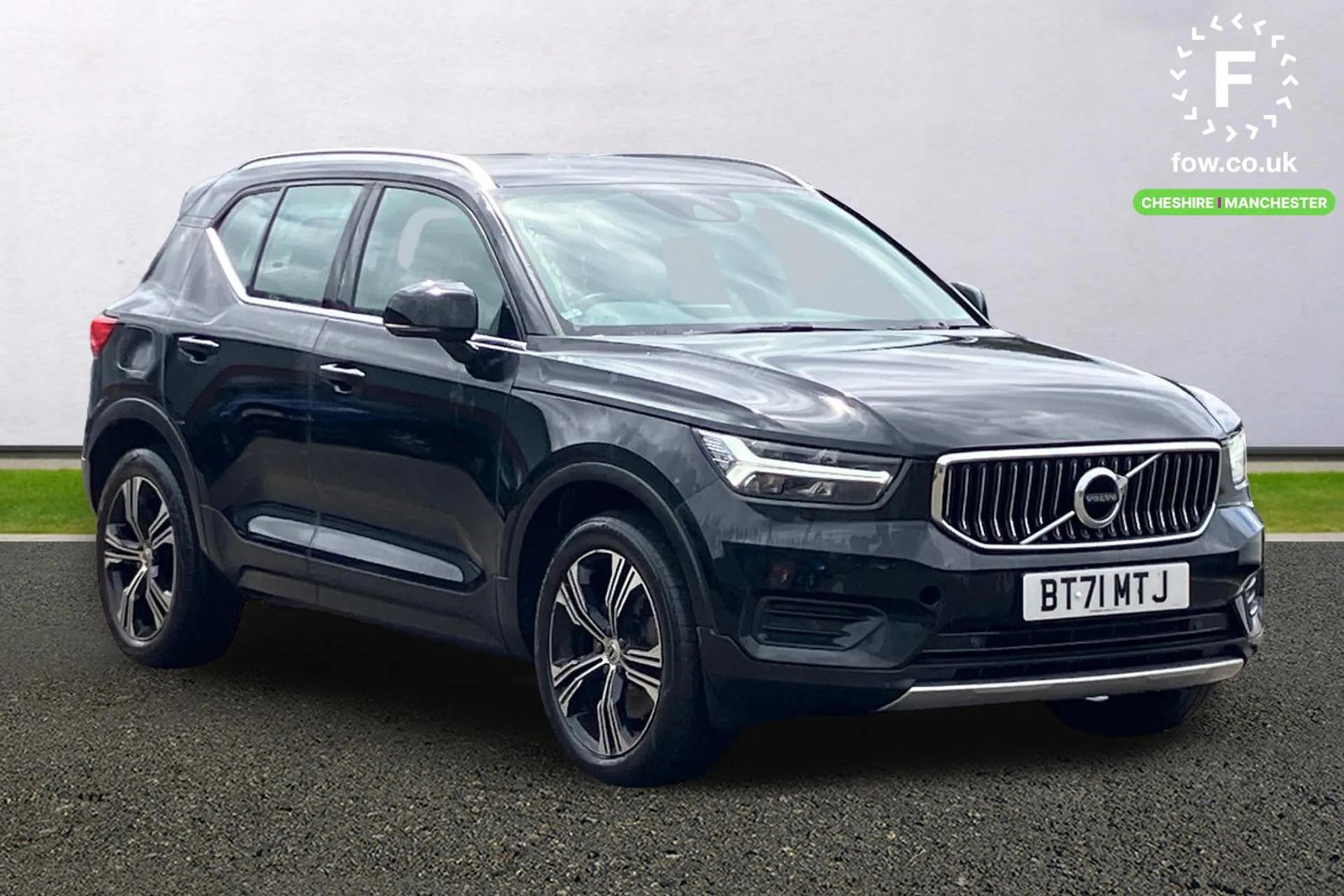 2021 VOLVO XC40 for sale