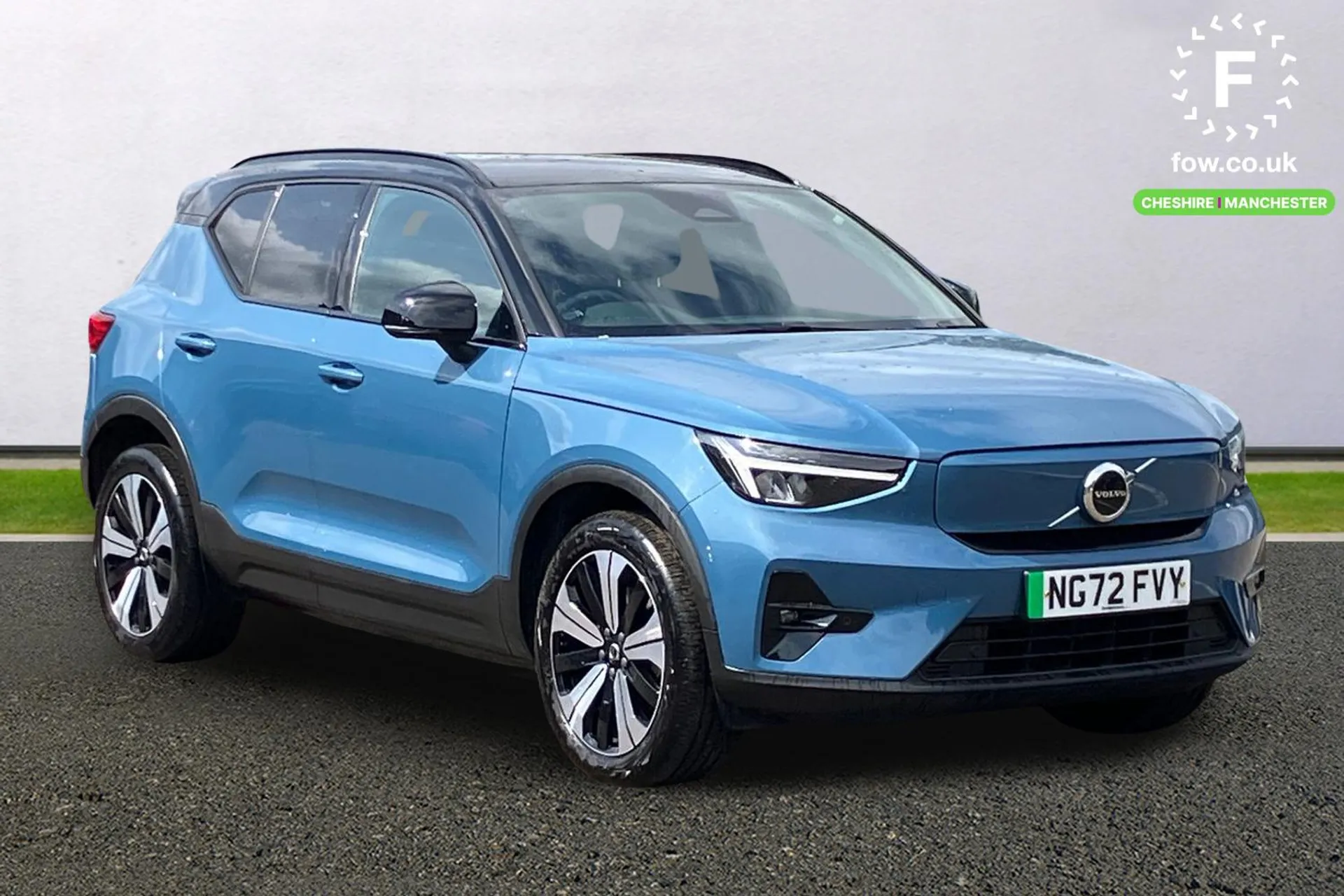 2023 VOLVO XC40 for sale
