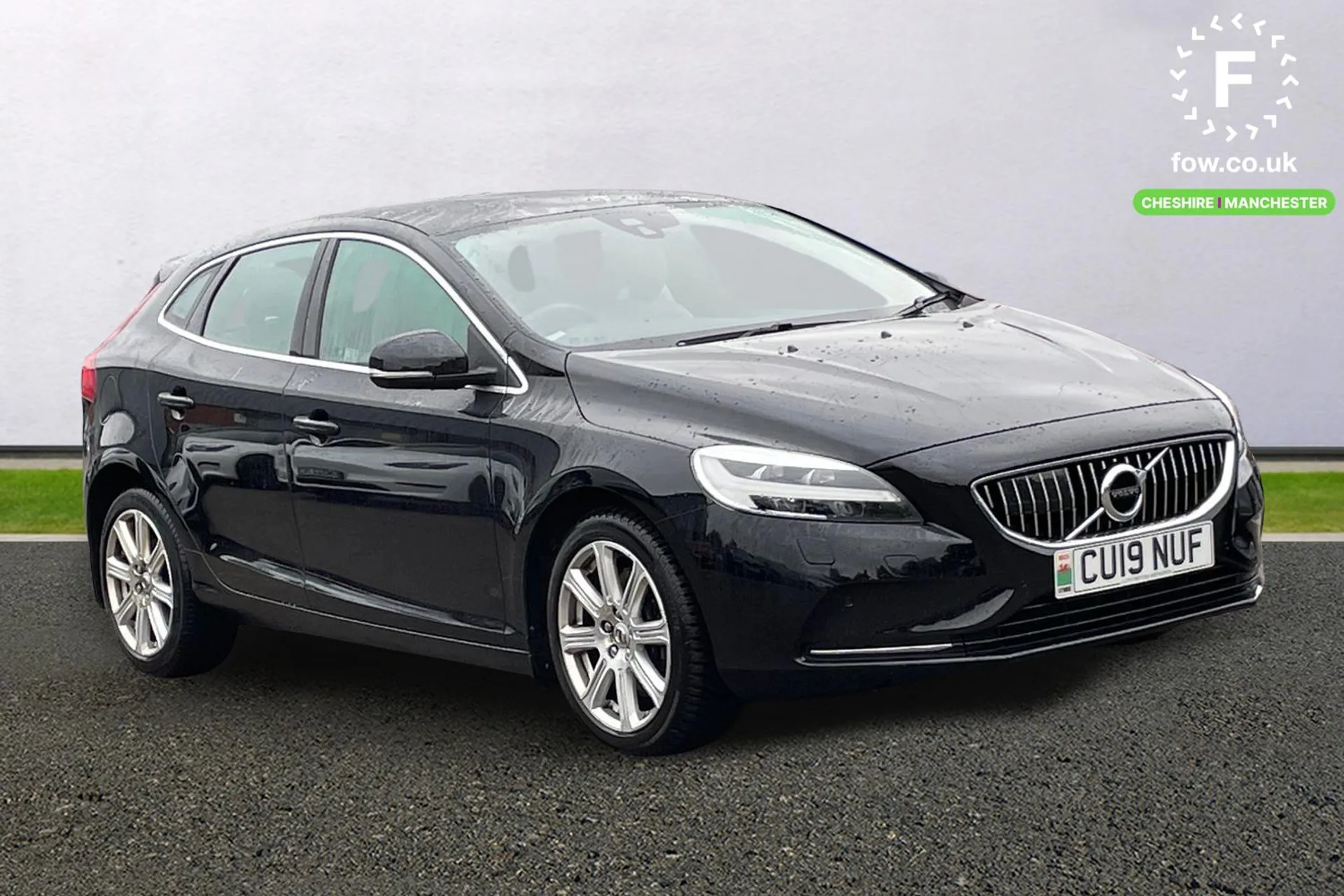 2019 VOLVO V40 for sale