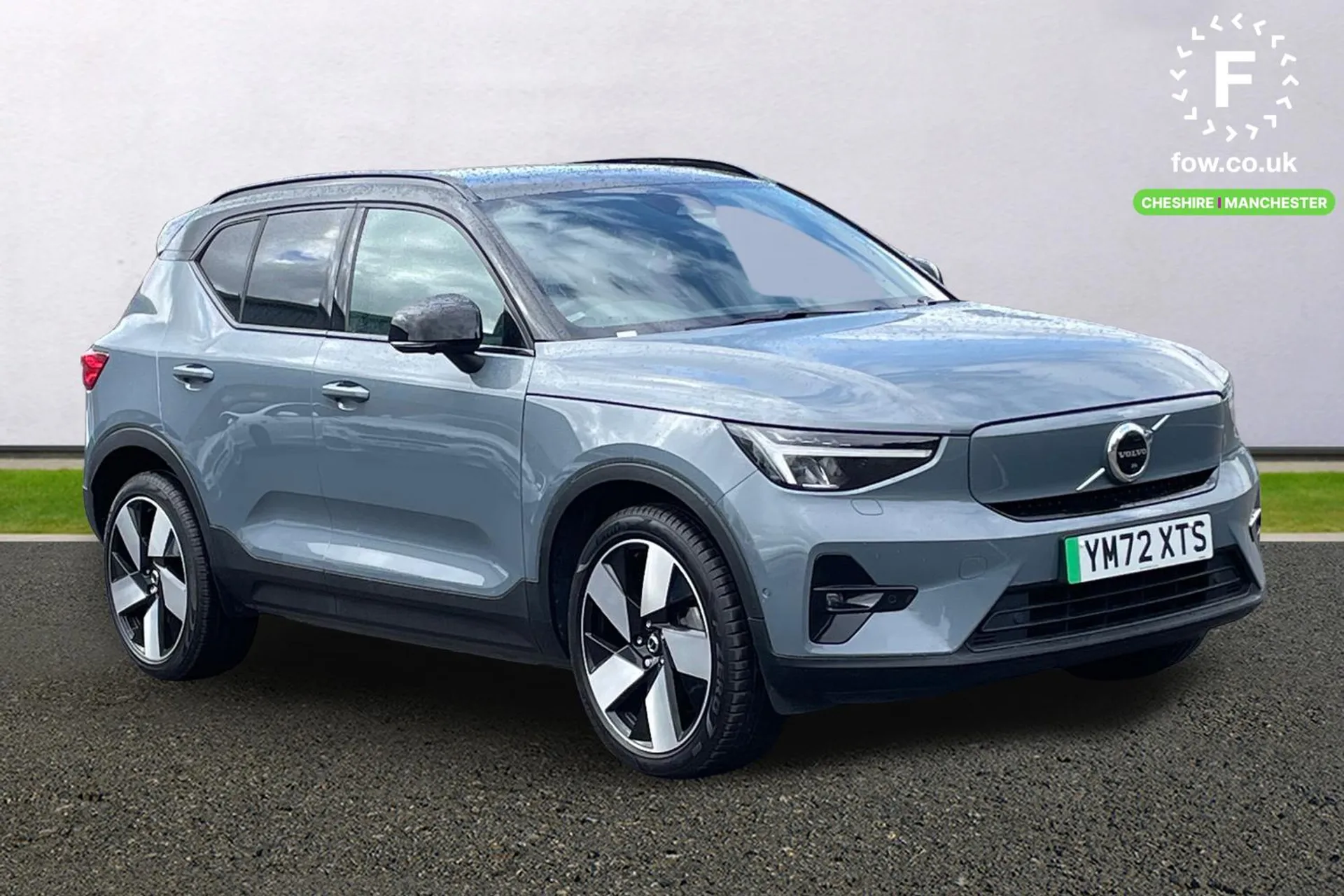 2023 VOLVO XC40 for sale