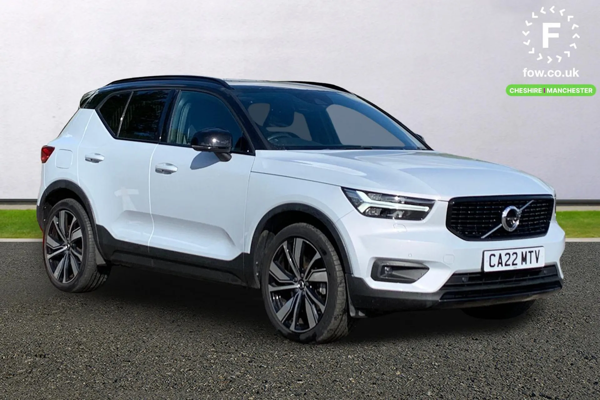 2022 VOLVO XC40 for sale