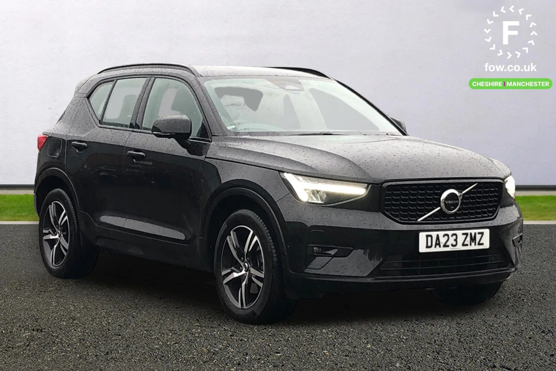 2023 VOLVO XC40 for sale
