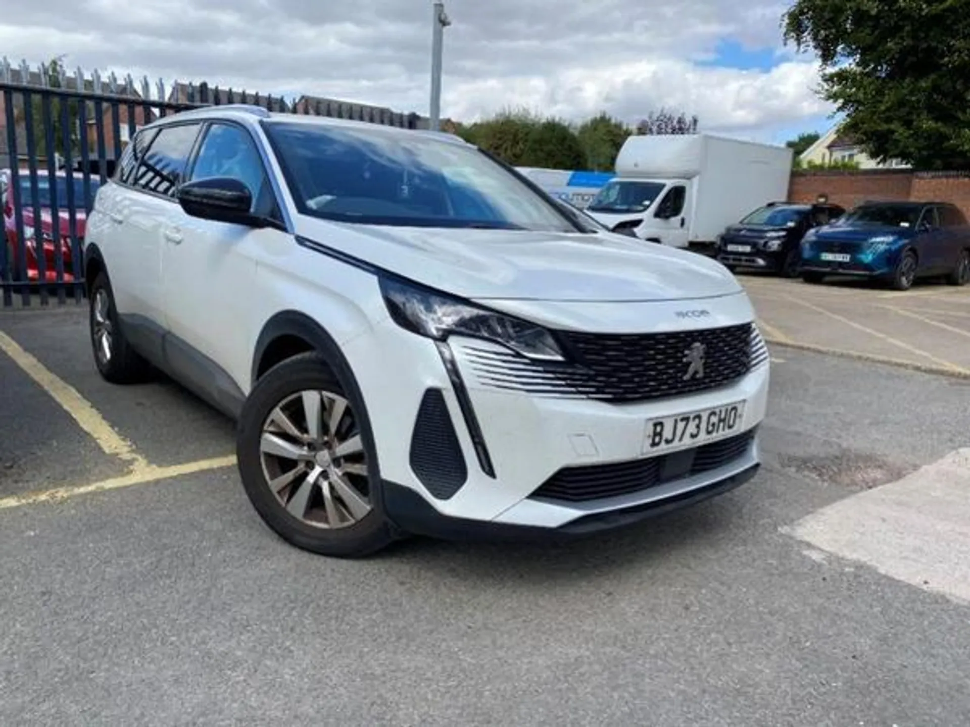 2023 PEUGEOT 5008 for sale