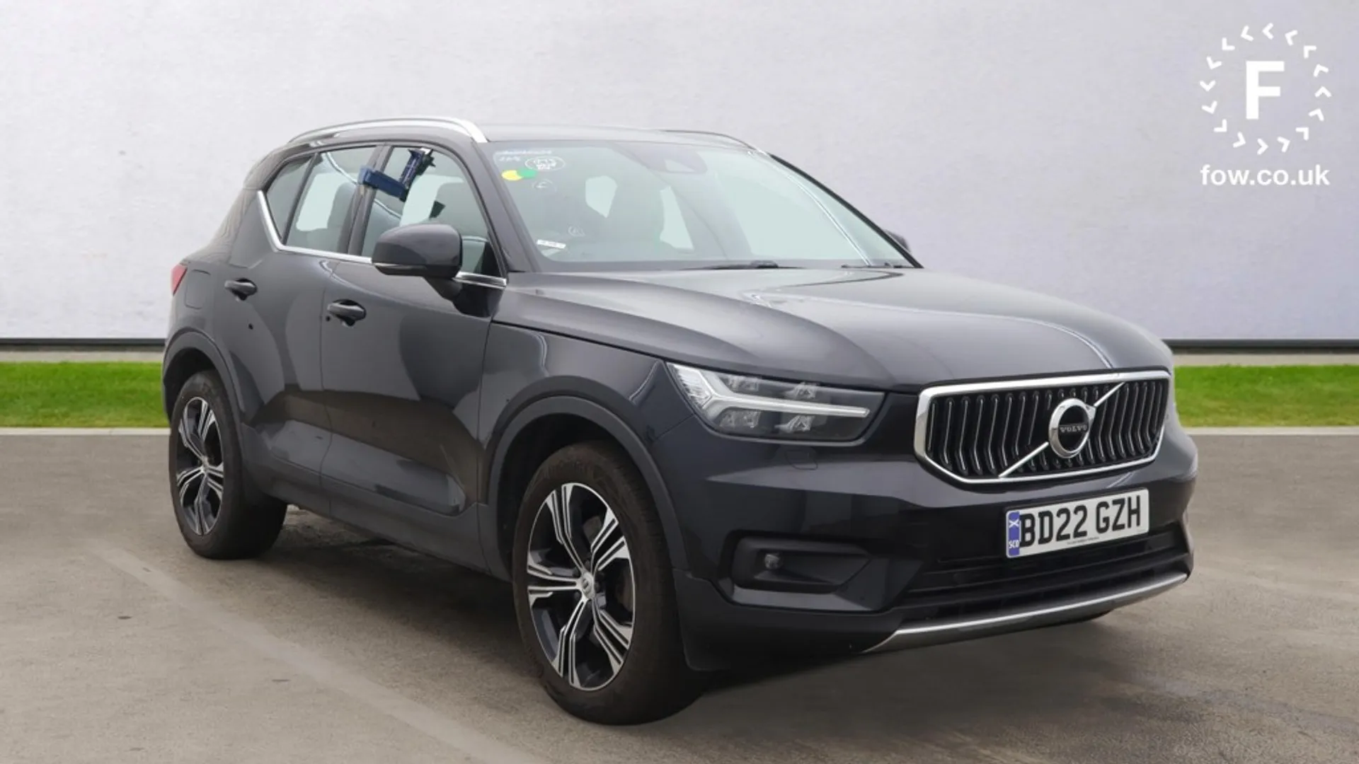 2022 VOLVO XC40 for sale