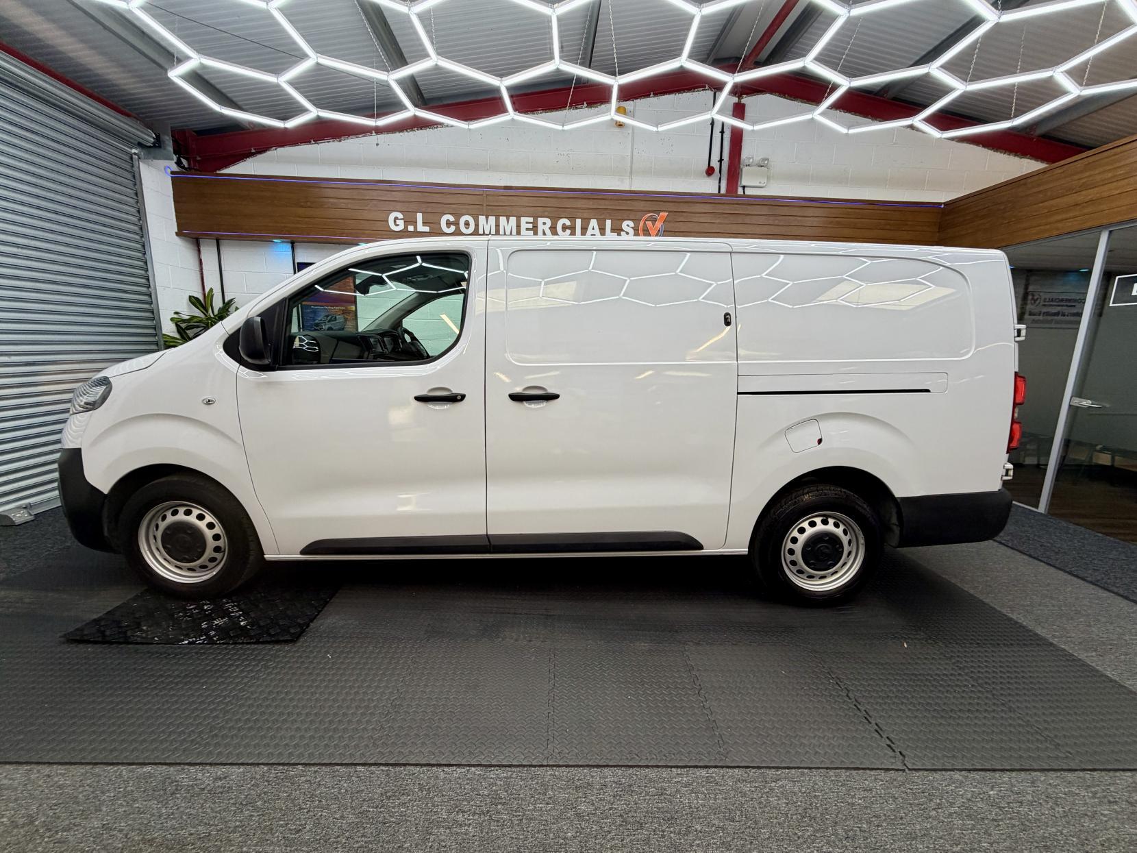 2022 VAUXHALL VIVARO for sale