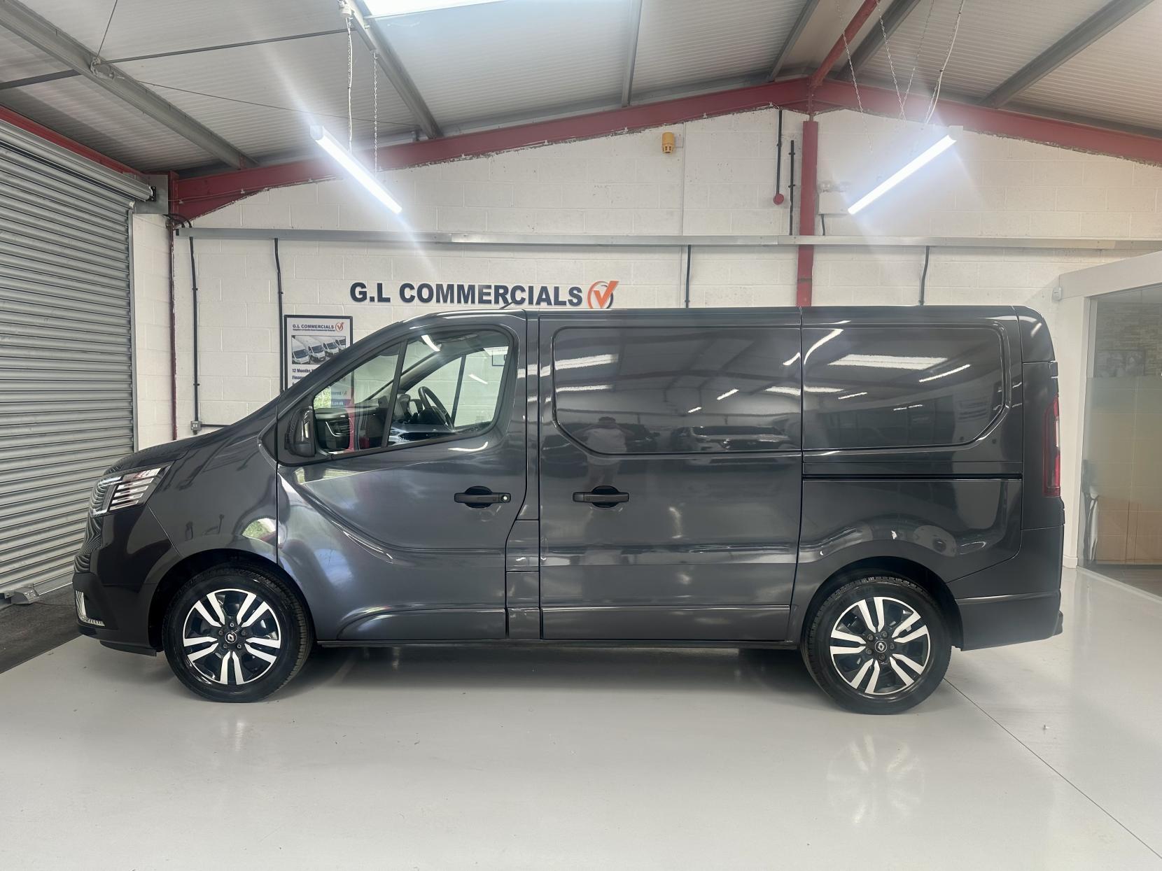 2022 RENAULT TRAFIC for sale