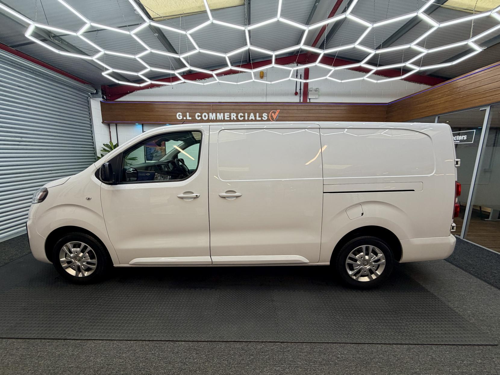 2022 VAUXHALL VIVARO for sale