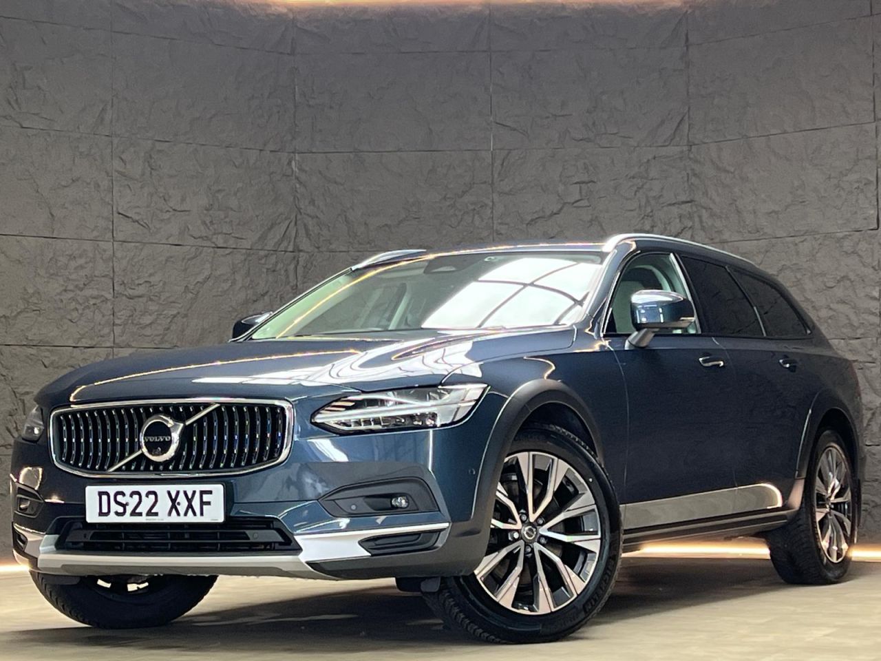 2022 VOLVO V90 CROSS COUNTRY for sale