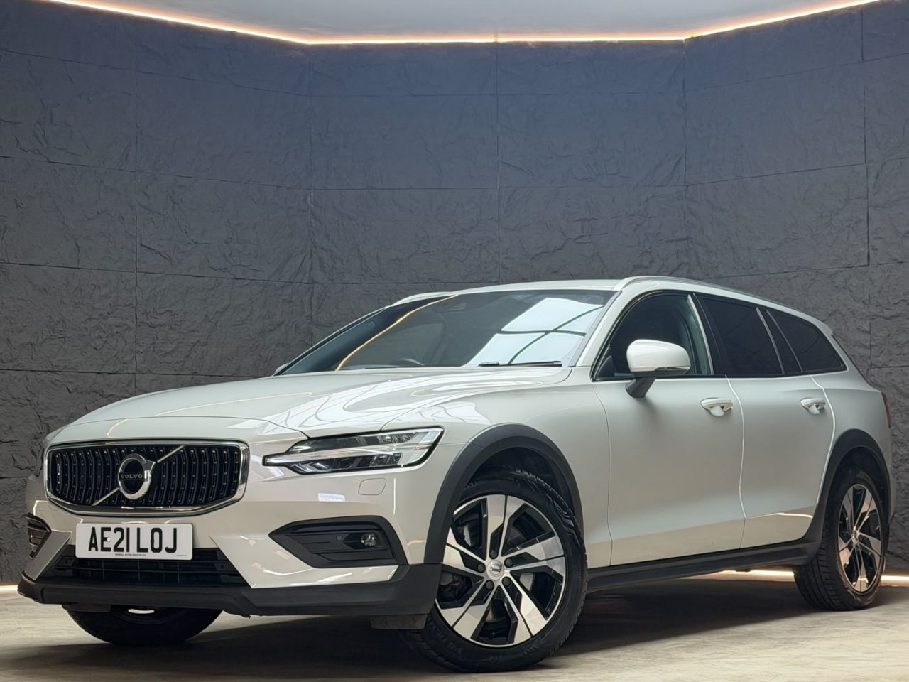 2021 VOLVO V60 CROSS COUNTRY for sale