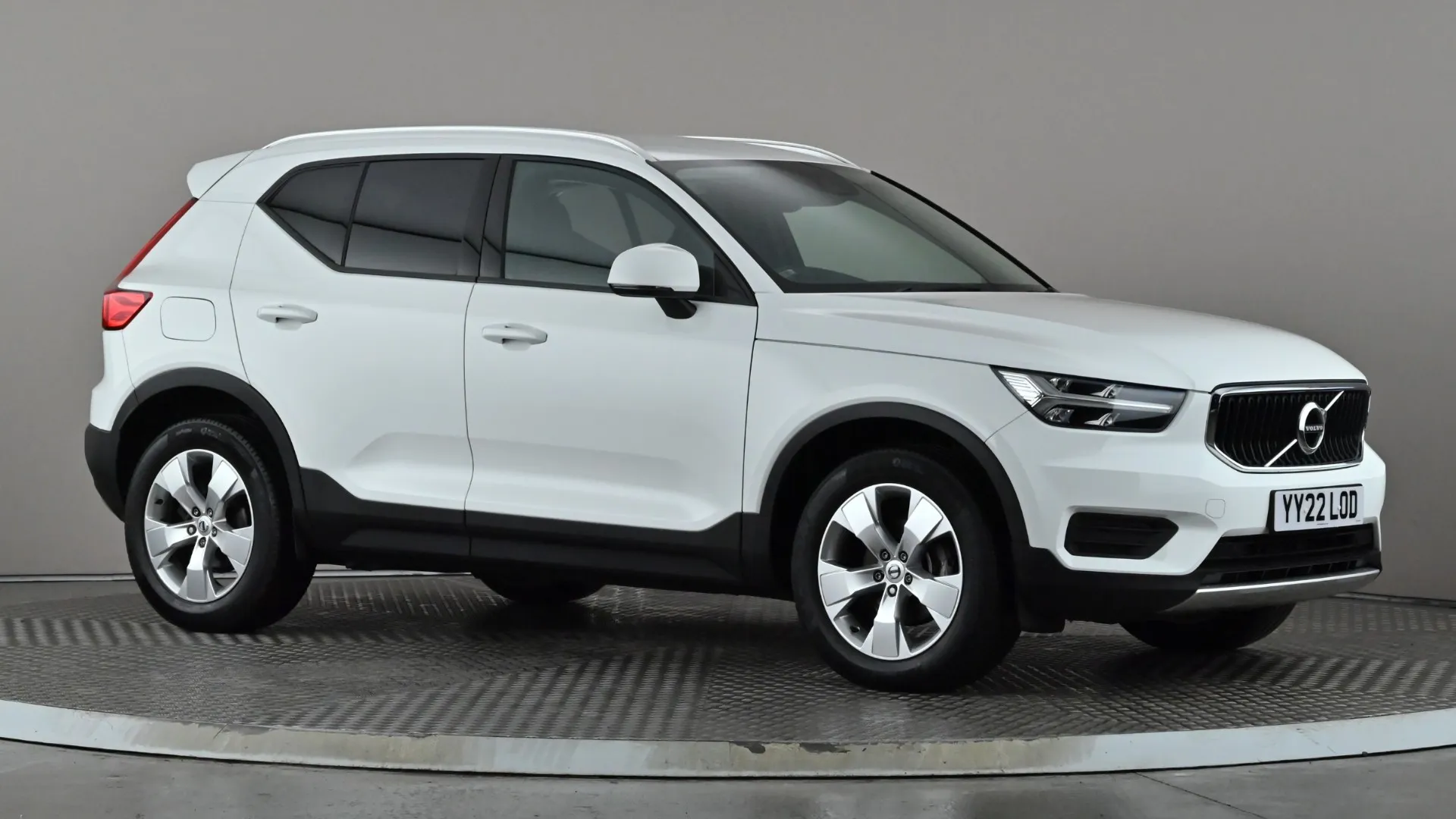 2022 VOLVO XC40 for sale