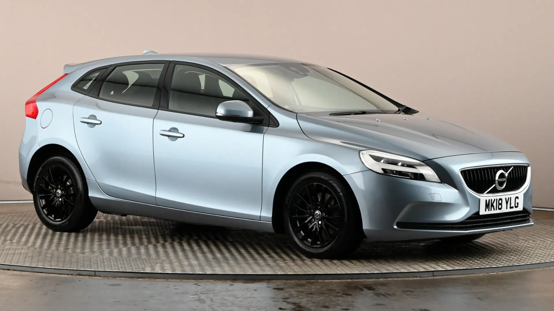 2018 VOLVO V40 for sale